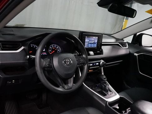 Certified 2020 Toyota RAV4 LE FWD image 11