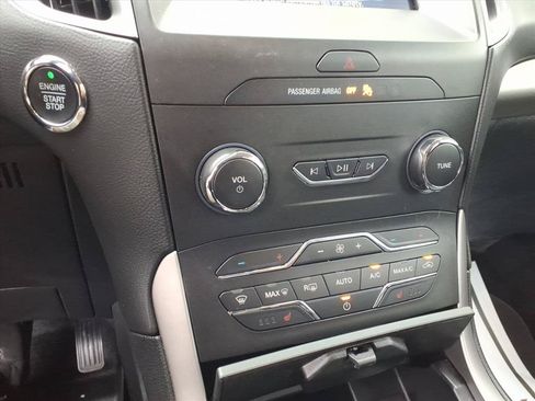 Used 2020 Ford Edge SEL w/ Convenience Package FWD image 11