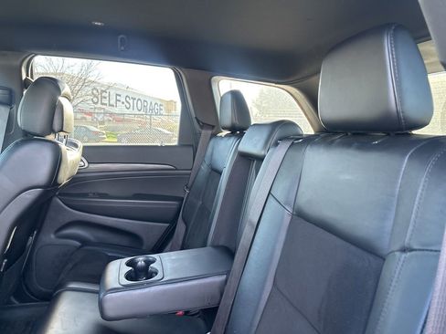 Used 2021 Jeep Grand Cherokee Laredo X image 18