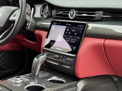 Used 2022 Maserati Quattroporte Modena Q4 image 18