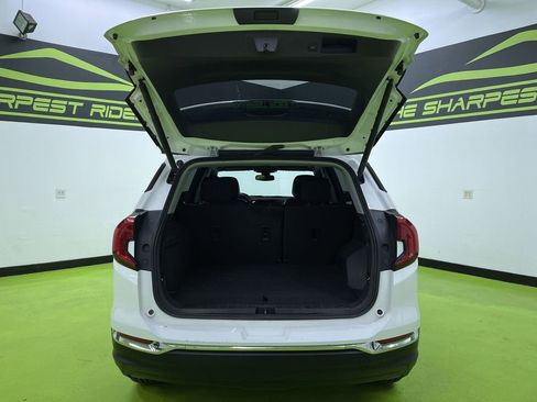 Used 2023 GMC Terrain SLT image 17