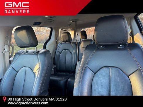 Used 2018 Chrysler Pacifica Touring-L image 20