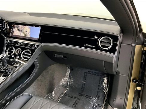 Used 2024 Bentley Continental GT V8 image 13