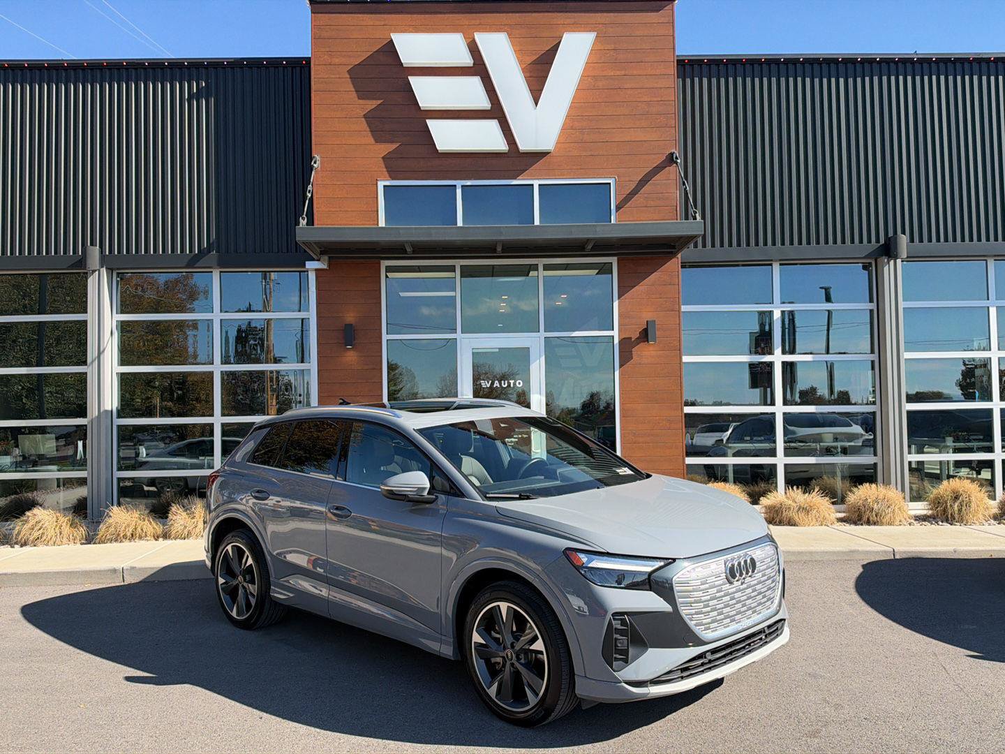 Used 2022 Audi Q4 e-tron Premium w/ Convenience Package AWD/4WD image 1