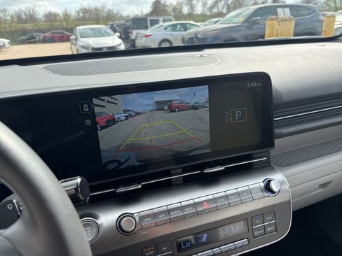 Used 2025 Hyundai Kona SEL image 24