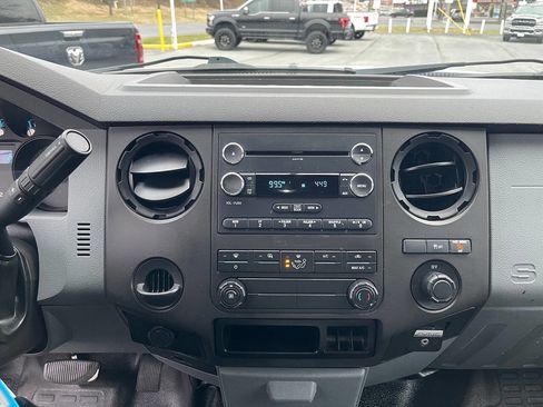 Used 2016 Ford F250 XL w/ Power Equipment Group image 32