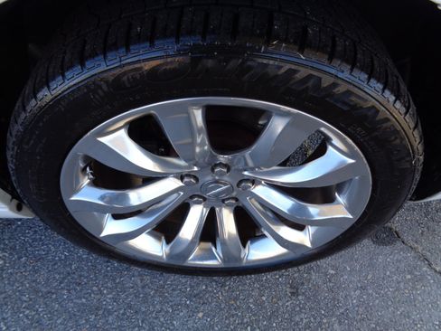 Used 2017 Chrysler 300 C image 29