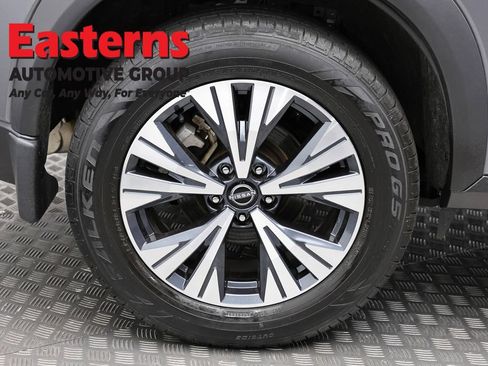 Used 2023 Nissan Rogue SV AWD/4WD image 30