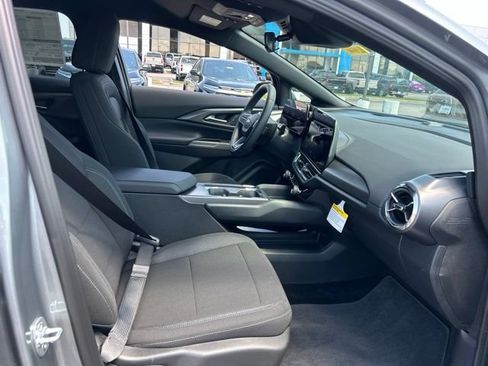 New 2026 Chevrolet Equinox EV LT FWD image 30