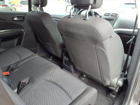 Used 2017 Dodge Journey SE image 15