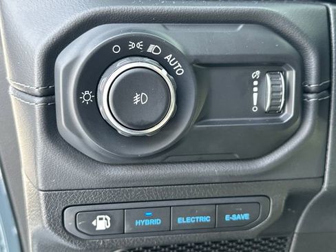 Used 2025 Jeep Wrangler Unlimited Rubicon 4xe image 26