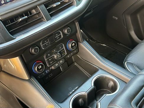 Used 2021 Chevrolet Tahoe Premier w/ Premium Package image 29