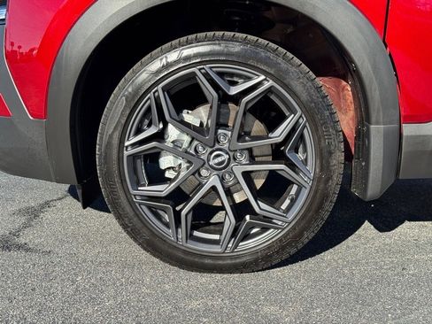 Certified 2025 Nissan Kicks SR w/ SR Premium Package image 9