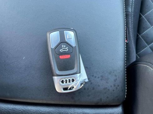 Used 2019 Audi SQ5 Premium Plus w/ Premium Plus Package image 18