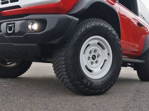 Used 2024 Ford Bronco Heritage Edition AWD/4WD image 3