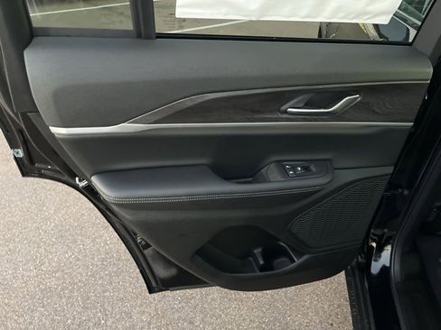 New 2025 Jeep Grand Cherokee Limited w/ Black Appearance Package image 33