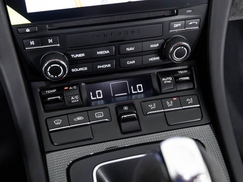 Used 2018 Porsche 911 GT2 RS image 25