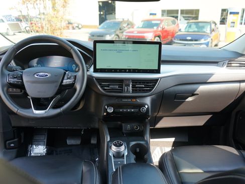 Used 2025 Ford Escape Platinum AWD/4WD image 22
