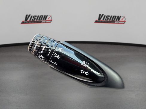 Used 2025 Hyundai Elantra Limited FWD image 23