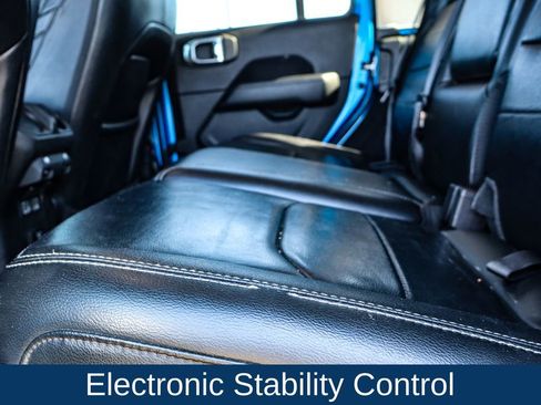 Used 2022 Jeep Wrangler Unlimited Sahara w/ Cold Weather Group image 13