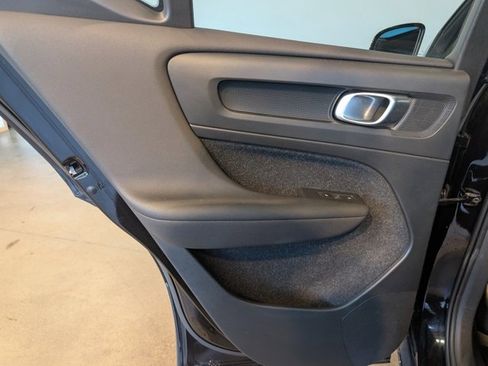 Used 2020 Volvo XC40 T5 Inscription image 23