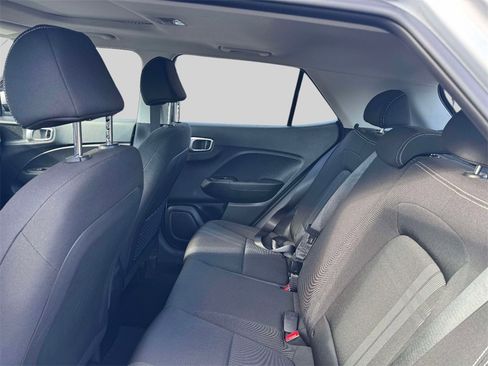 Used 2022 Hyundai Venue SEL w/ Cargo Package image 8