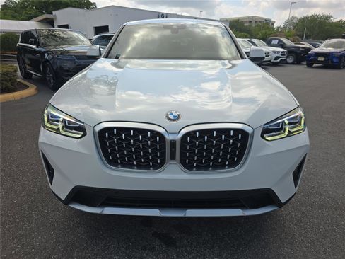 Used 2025 BMW X4 xDrive30i w/ Premium Package AWD/4WD image 2