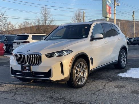 Certified 2026 BMW X5 xDrive40i w/ Premium Package image 2