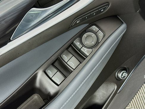 Used 2018 Buick Enclave Premium w/ Experience Buick Package image 21