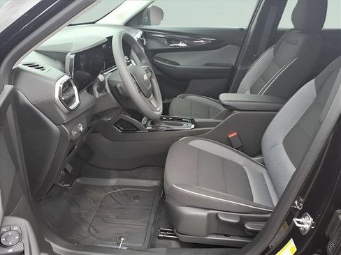 New 2026 Chevrolet TrailBlazer LT w/ Driver Confidence Package FWD image 15
