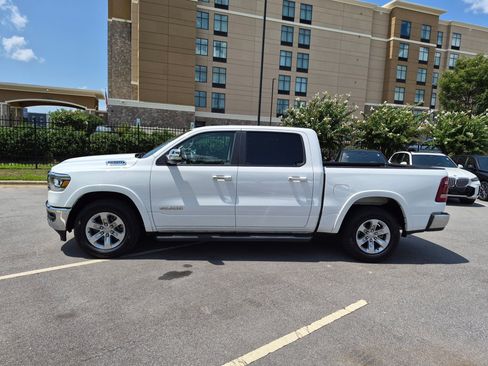 Used 2022 RAM 1500 Laramie AWD/4WD image 6