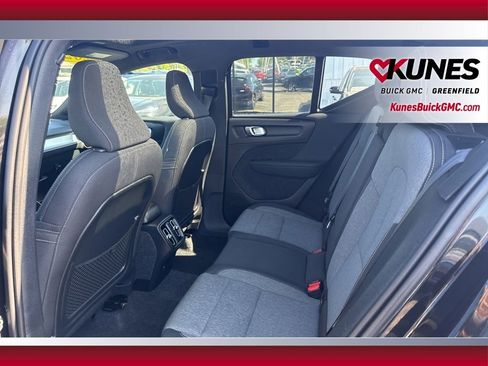 Used 2025 Volvo XC40 B5 Core AWD/4WD image 31