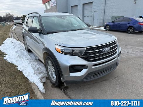 Used 2023 Ford Explorer XLT image 1