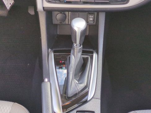 Used 2018 Toyota Corolla LE image 18