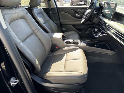 New 2026 Lincoln Corsair Premiere image 9