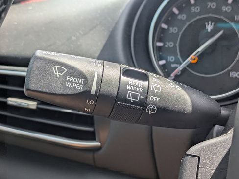 Used 2022 Maserati Levante GT AWD/4WD image 29