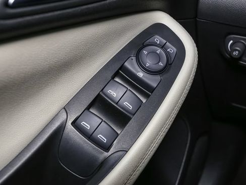 Used 2024 Buick Encore GX Sport Touring FWD image 33