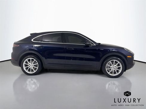 Used 2022 Porsche Cayenne Coupe w/ Premium Package image 5