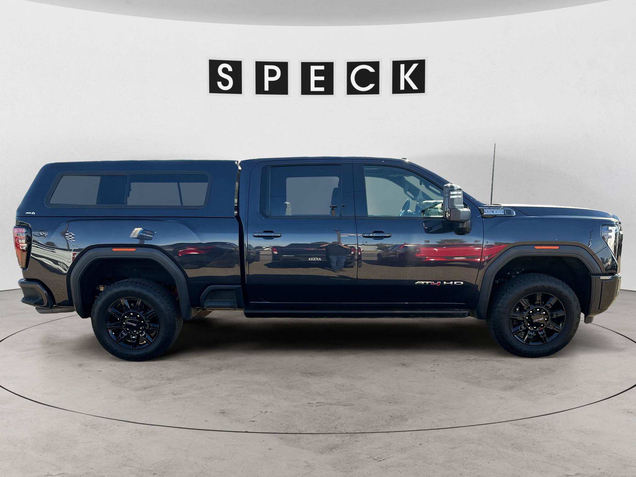 Used 2024 GMC Sierra 2500 AT4 w/ AT4 Premium Plus Package AWD/4WD image 6