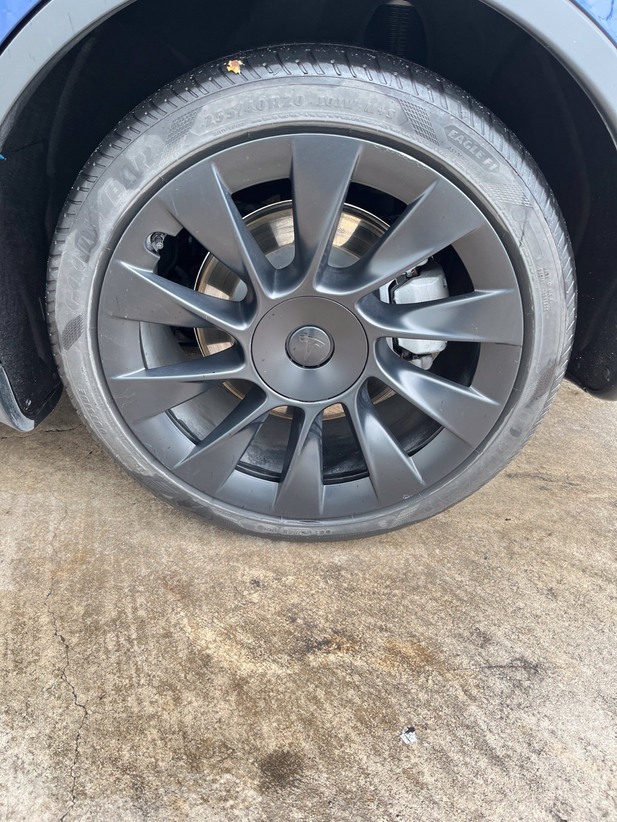 Used 2024 Tesla Model Y 2WD image 27