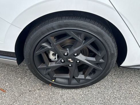 New 2025 Hyundai Elantra N Line image 17