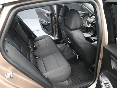 Used 2018 Chevrolet Malibu LT FWD image 26
