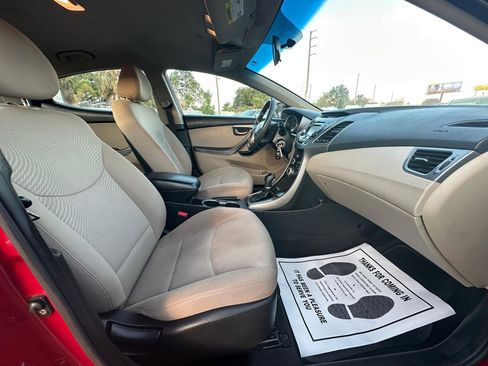 Used 2016 Hyundai Elantra SE w/ Option Group 02 FWD image 7