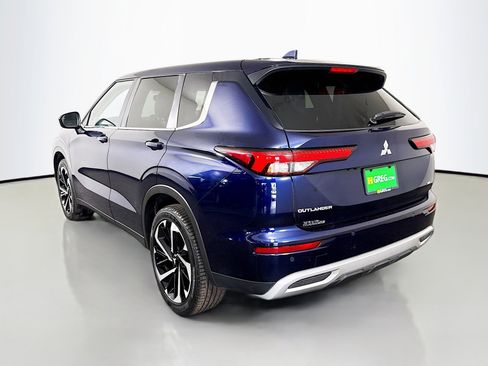 Used 2024 Mitsubishi Outlander SE Black Edition image 7