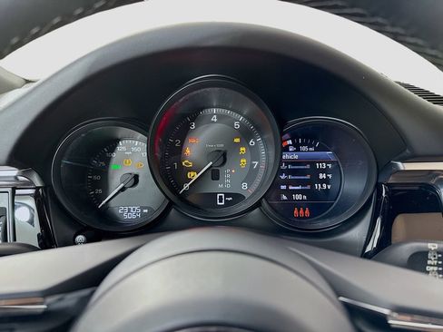 Certified 2023 Porsche Macan w/ Premium Package Plus AWD/4WD image 13