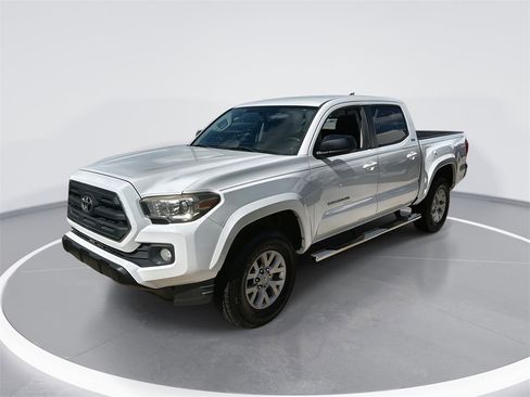 Used 2017 Toyota Tacoma SR5 image 1