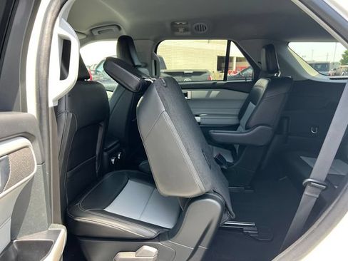 Certified 2023 Ford Explorer XLT w/ Equipment Group 202A AWD/4WD image 38