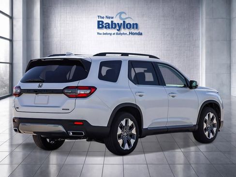 New 2026 Honda Pilot Touring image 4