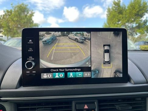 Used 2023 Honda Pilot Elite image 8