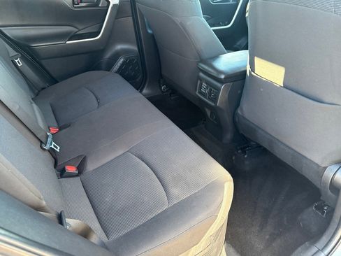 Used 2022 Toyota RAV4 LE image 33